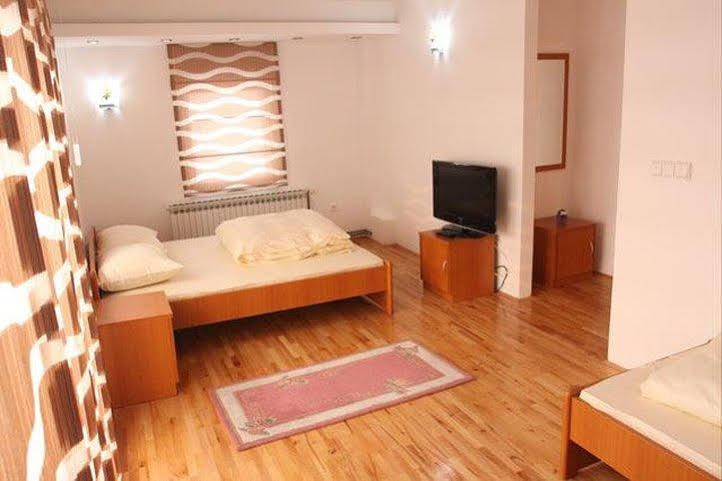 Hotel Irmak Sarajevo Bagian luar foto