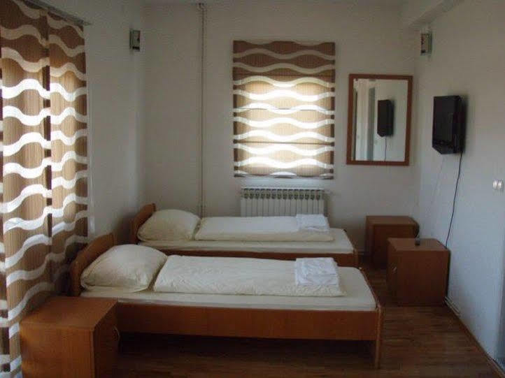 Hotel Irmak Sarajevo Bagian luar foto